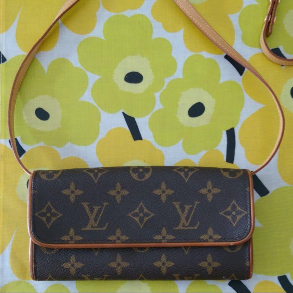—SOLD on Instagram— Louis Vuitton mini pochette
